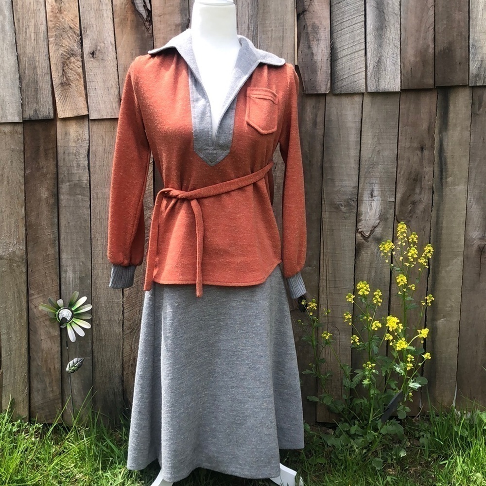 𝅺women’s Vintage 2-piece skirt set size 6